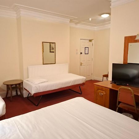 Borough Arms Hotel ニューカッスル・アンダー・ライム エクステリア 写真