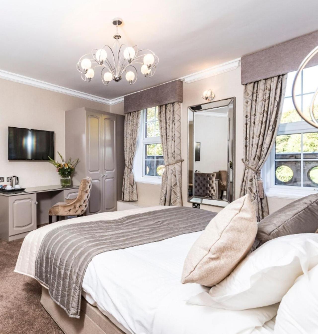 Borough Arms Hotel ニューカッスル・アンダー・ライム エクステリア 写真